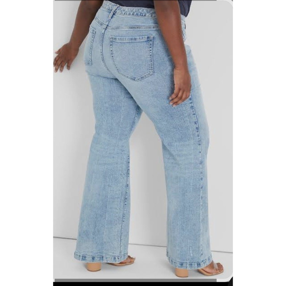 Lane Bryant Signature Fit Mid-Rise Bootcut Jeans Light Wash Flex Magic Size 14